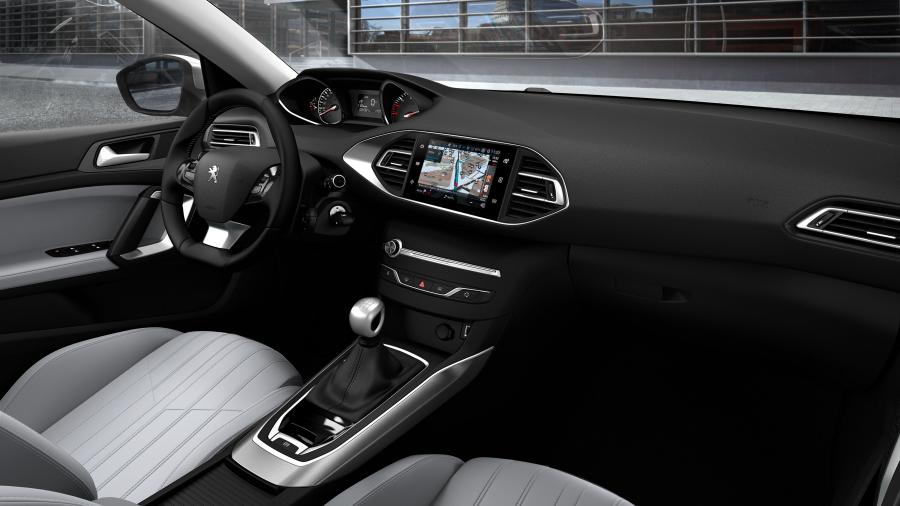 Интерьер Peugeot 308 2017 года  (WW) (фото 4 из 11)